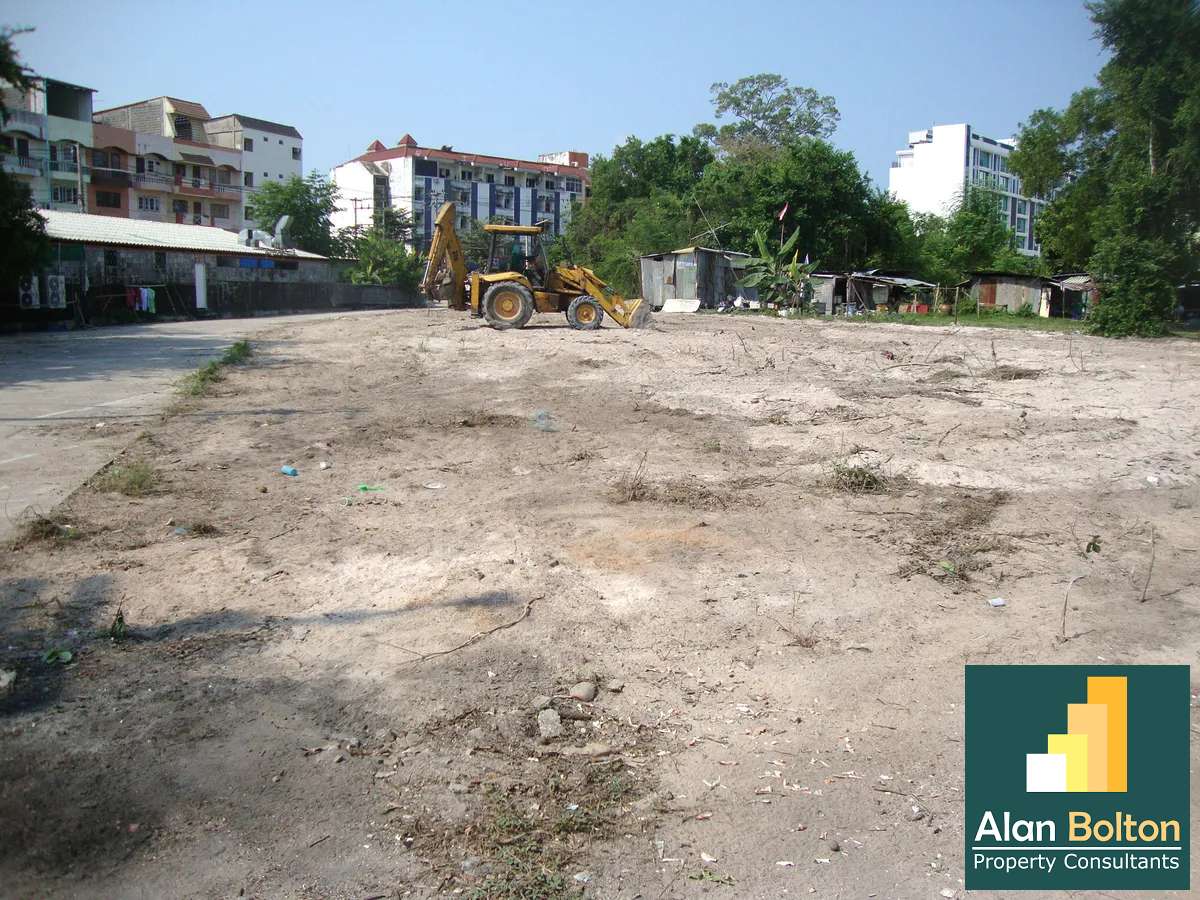 Land For Sale in Naklue