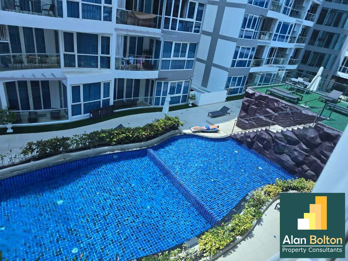 Pool View 2 Bed 2 Bath in Central Pattaya photo 2