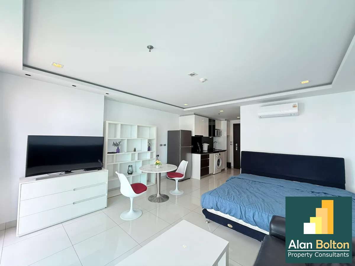Studio Bed 1 Bath in Wong Amat ABPC1059 photo 4