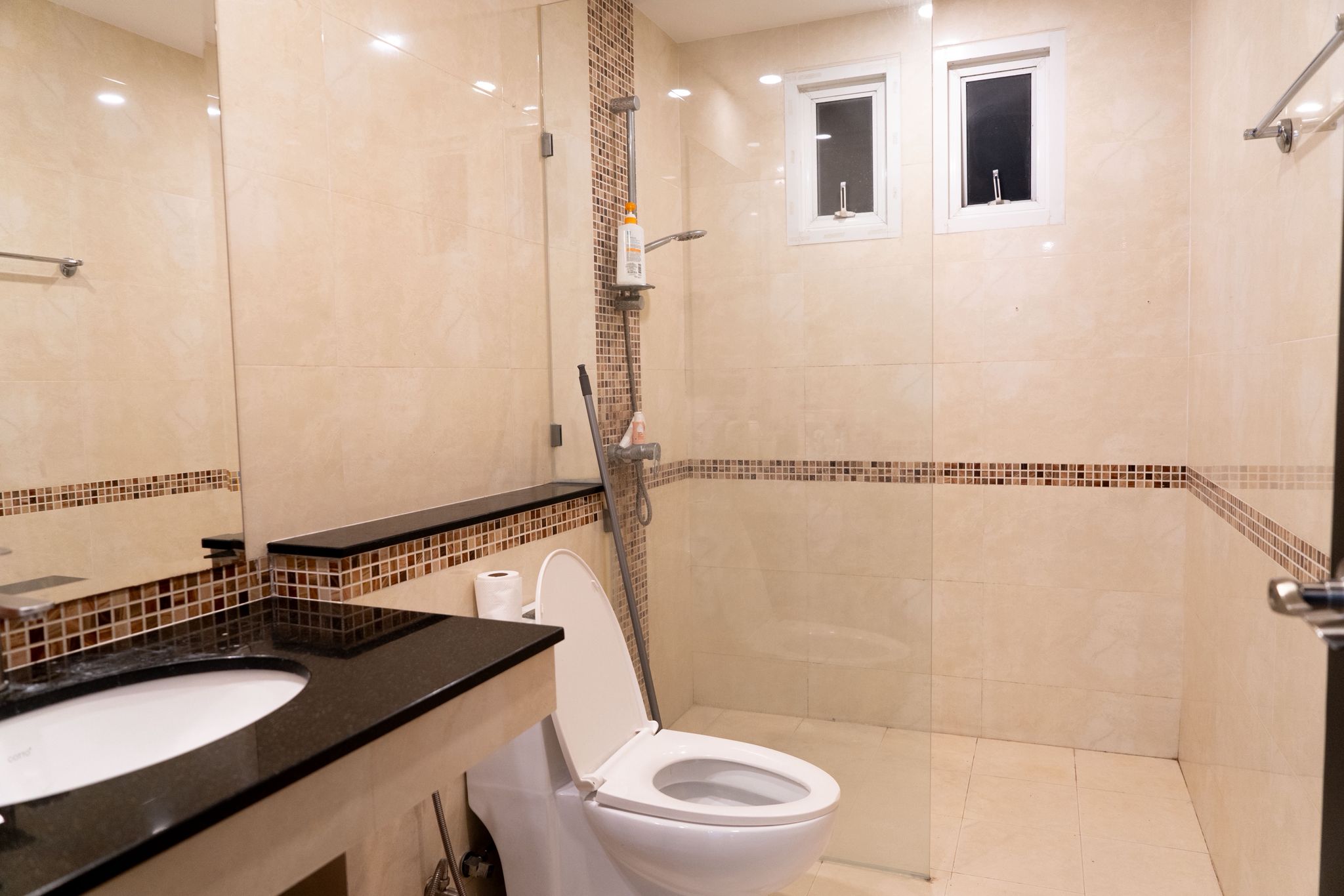 Spacious 1 bed 1 bath room in Jomtien Beach Penthouse for SALE photo 10