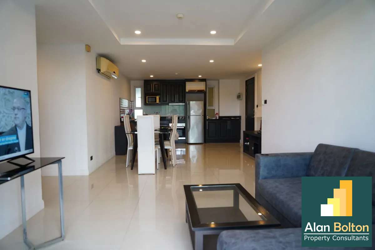 Spacious 1 bed 1 bath room in Jomtien Beach Penthouse for SALE photo 3