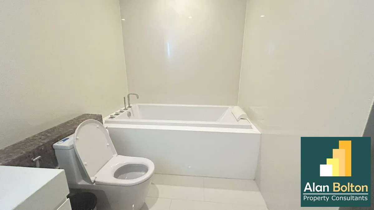 2 Bed 2 Bath in Wong Amat CS4672 photo 7