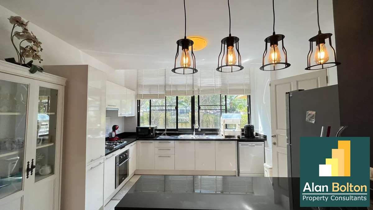 Newly Renovated 4 Bed Pool Villa in East Pattaya - The Village At Horseshoe Point photo 21