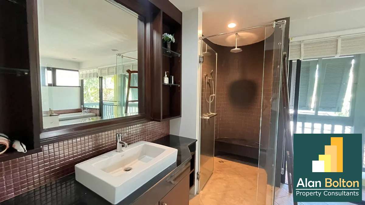 Newly Renovated 4 Bed Pool Villa in East Pattaya - The Village At Horseshoe Point photo 13