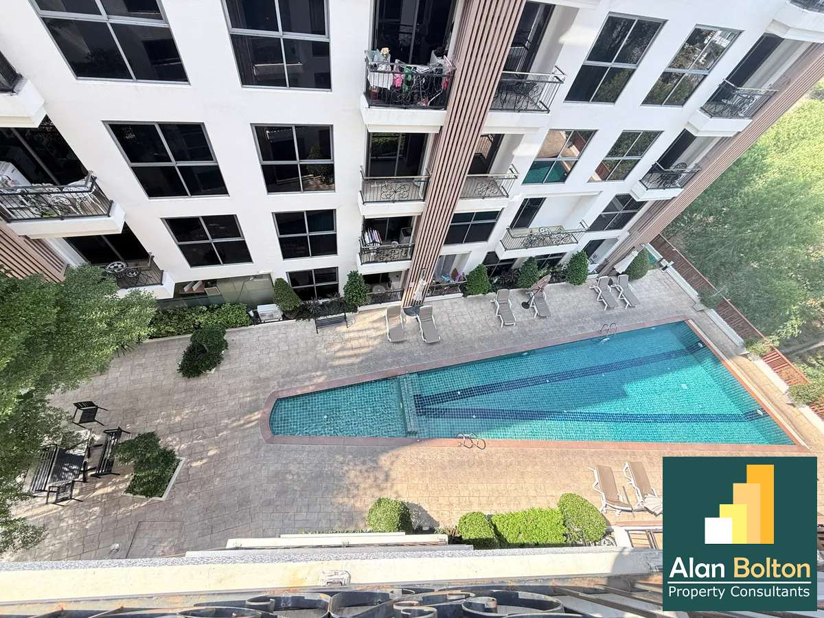 1 Bedroom 1 Bathroom pool view in Pratumnak