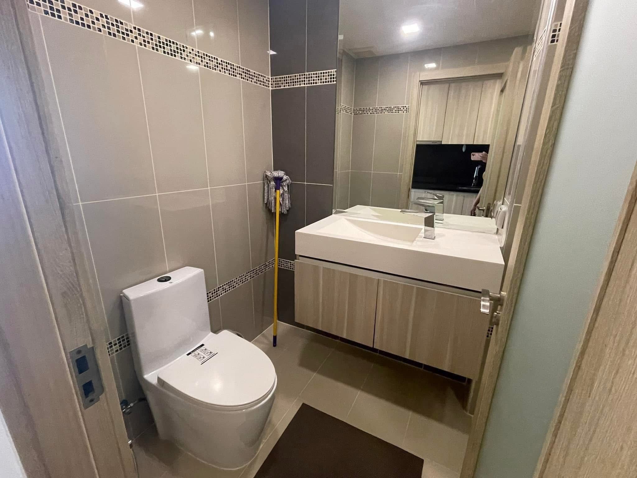 Studio Condo For Rent photo 27