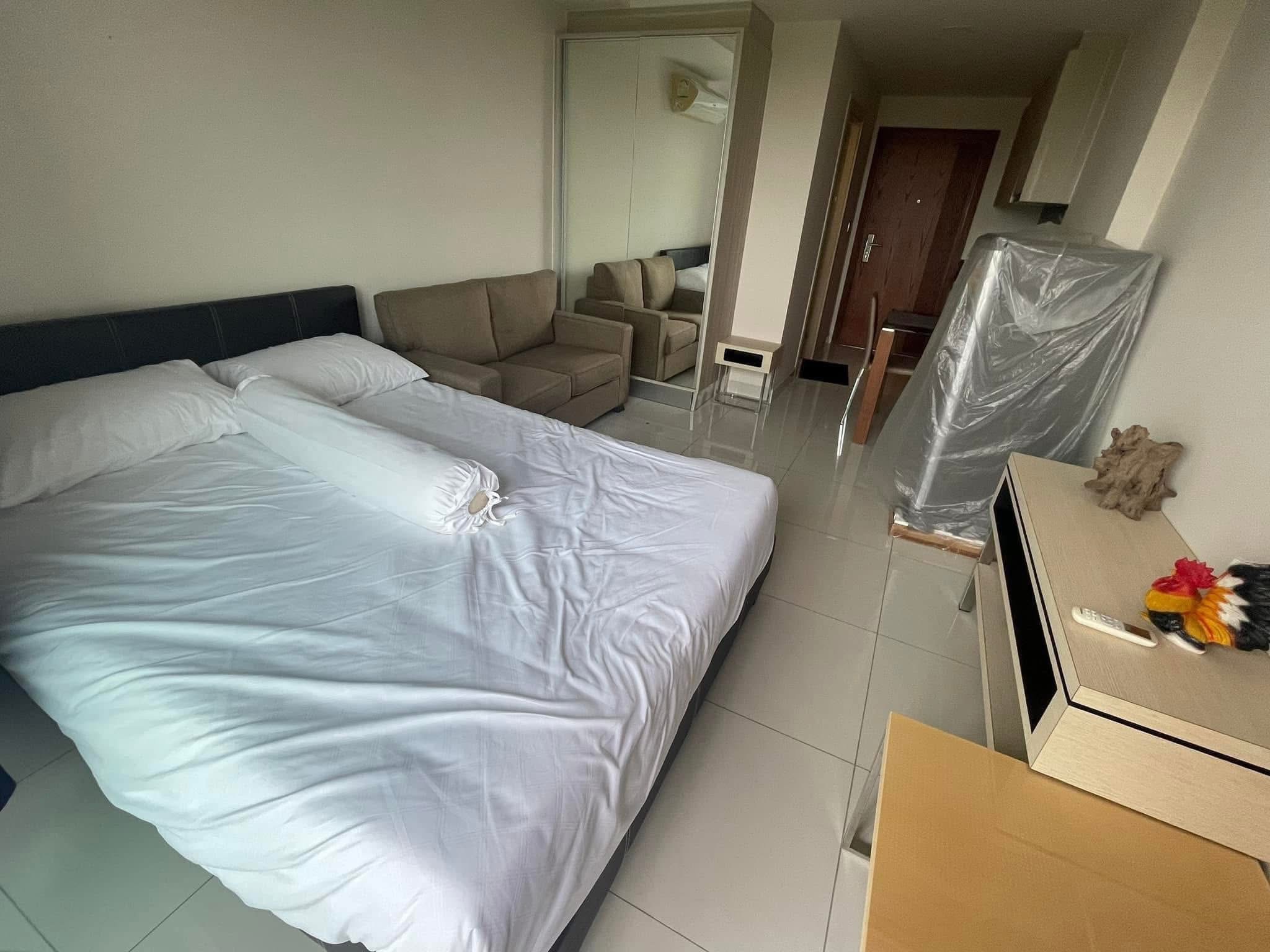 Studio Condo For Rent photo 31