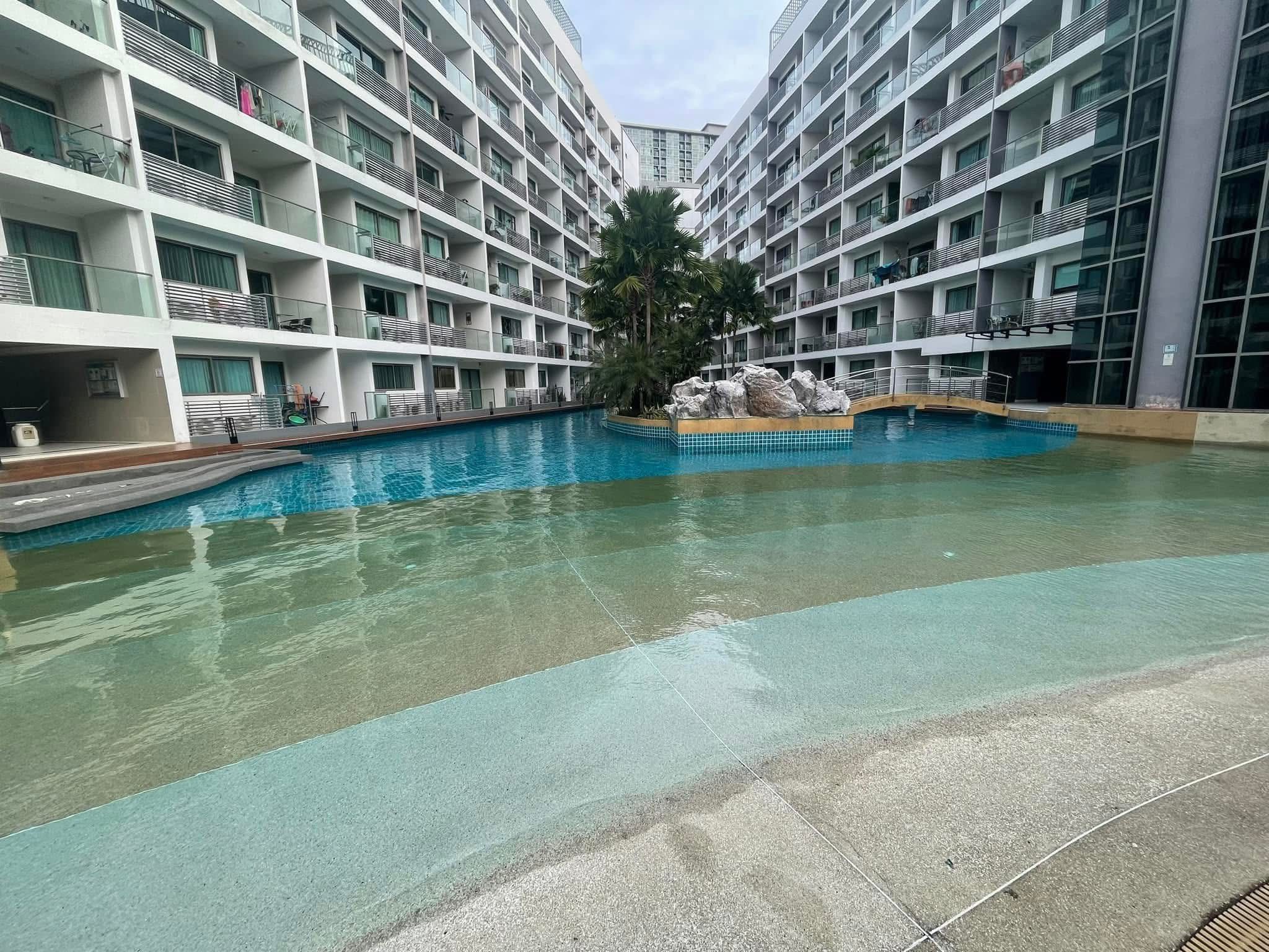 Studio Condo For Rent photo 32
