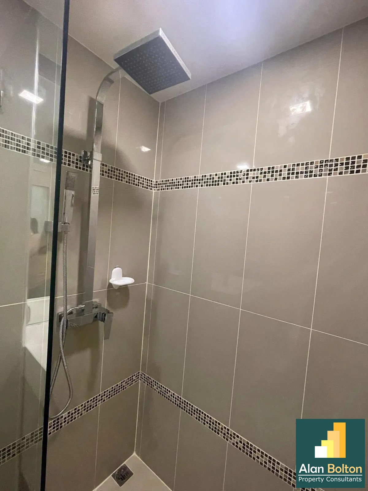 Studio Condo For Rent photo 13