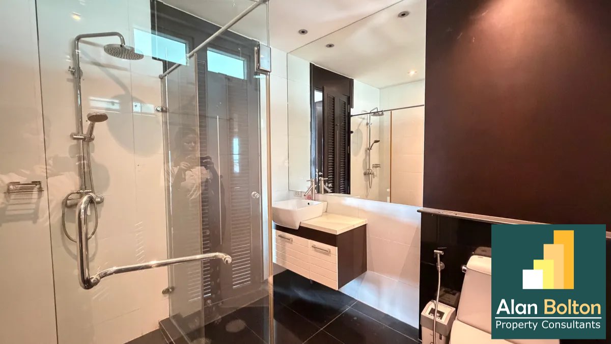 Beachfront Two Bedroom condominium For Rent in Naklua photo 9