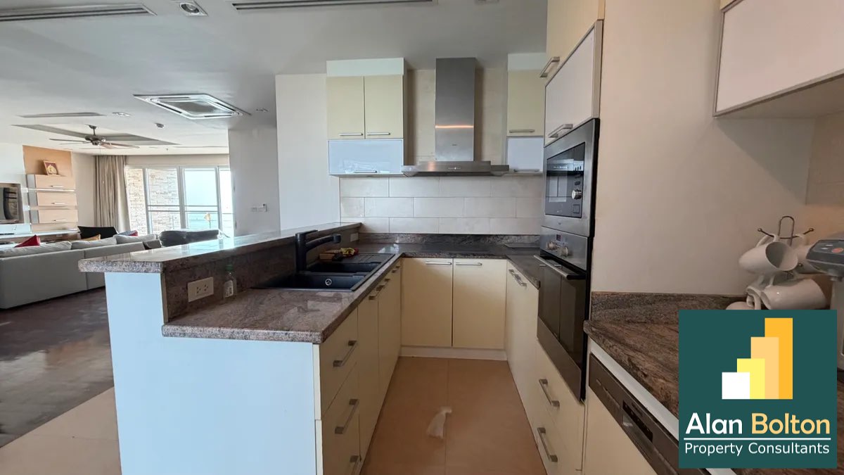 Beachfront Two Bedroom condominium For Rent in Naklua photo 4