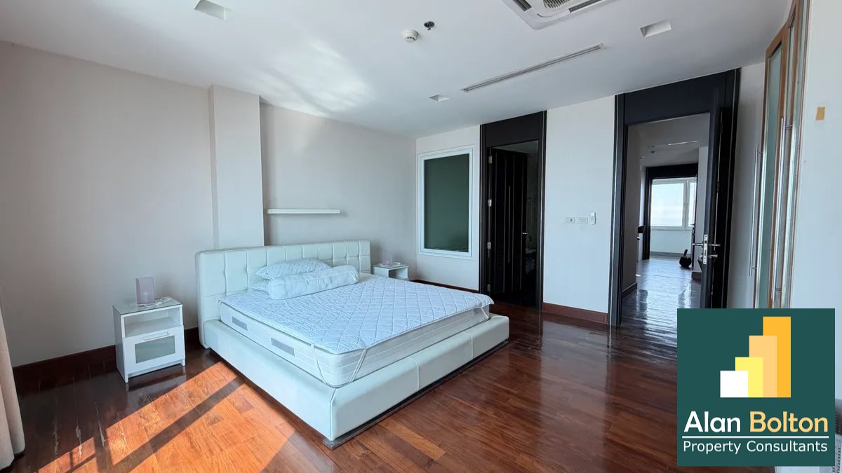 Beachfront Two Bedroom condominium For Rent in Naklua photo 11