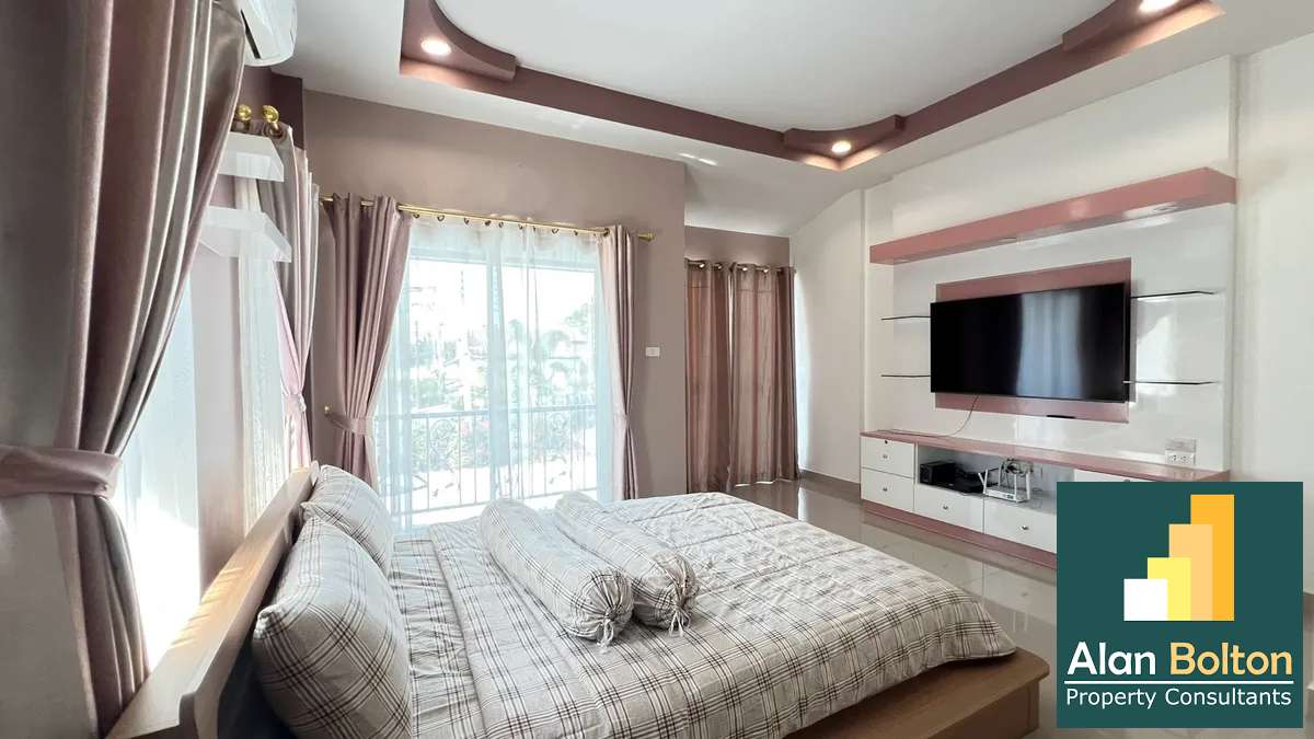 Townhouse for rent 2 Bedrooms 2 Bathrooms in East Pattaya photo 13