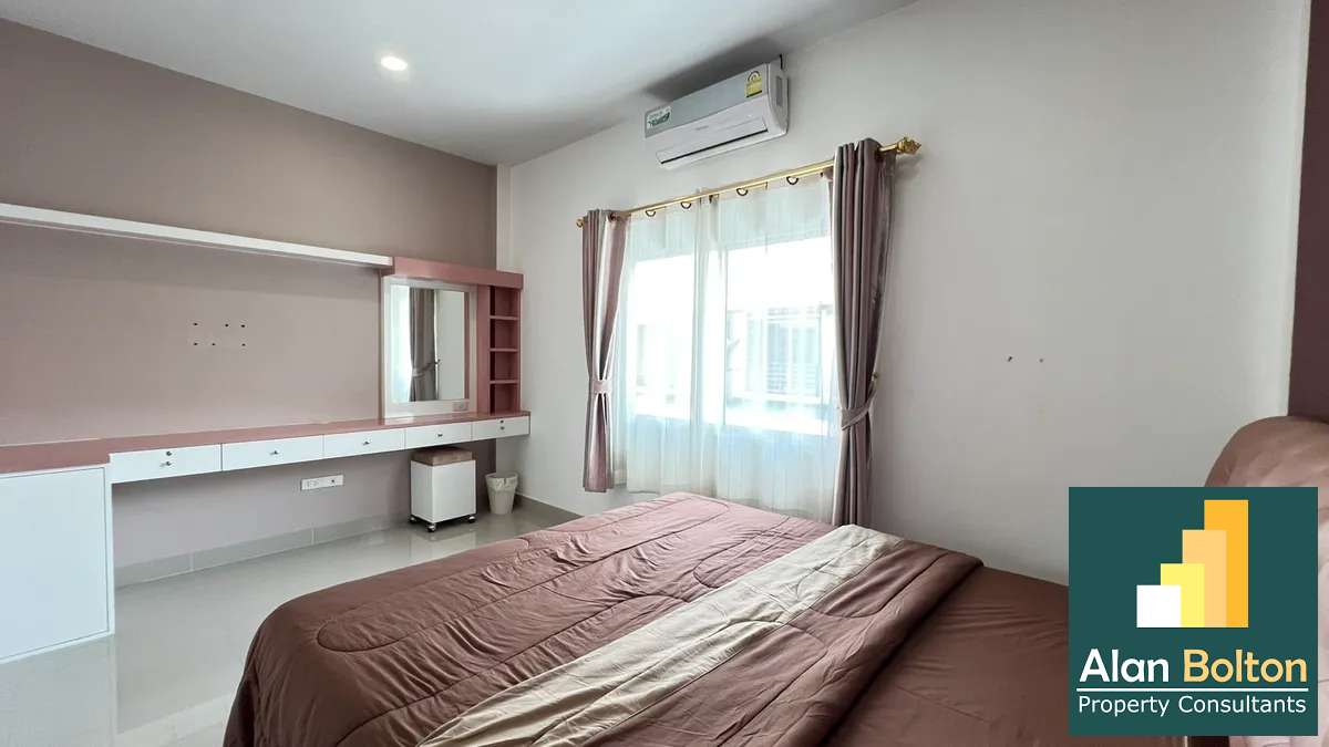 Townhouse for rent 2 Bedrooms 2 Bathrooms in East Pattaya photo 5
