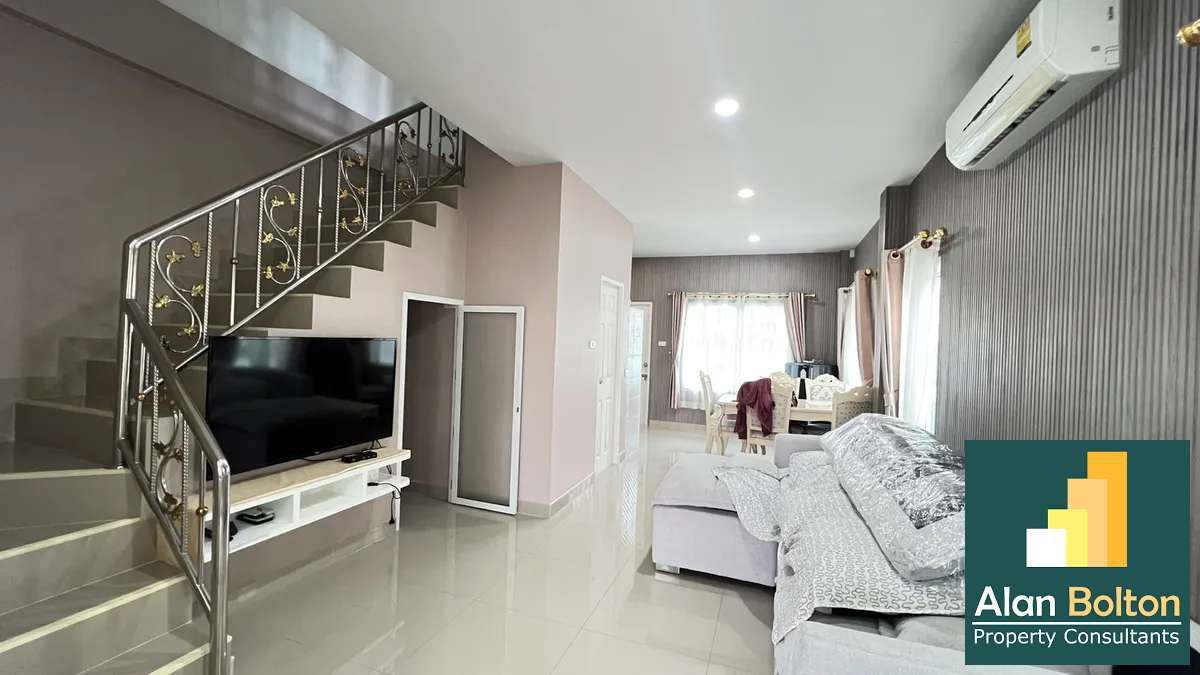 Townhouse for rent 2 Bedrooms 2 Bathrooms in East Pattaya photo 3