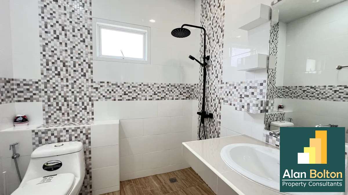 Townhouse for rent 2 Bedrooms 2 Bathrooms in East Pattaya photo 6