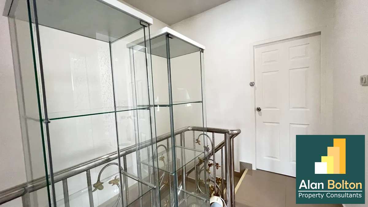 Townhouse for rent 2 Bedrooms 2 Bathrooms in East Pattaya photo 7