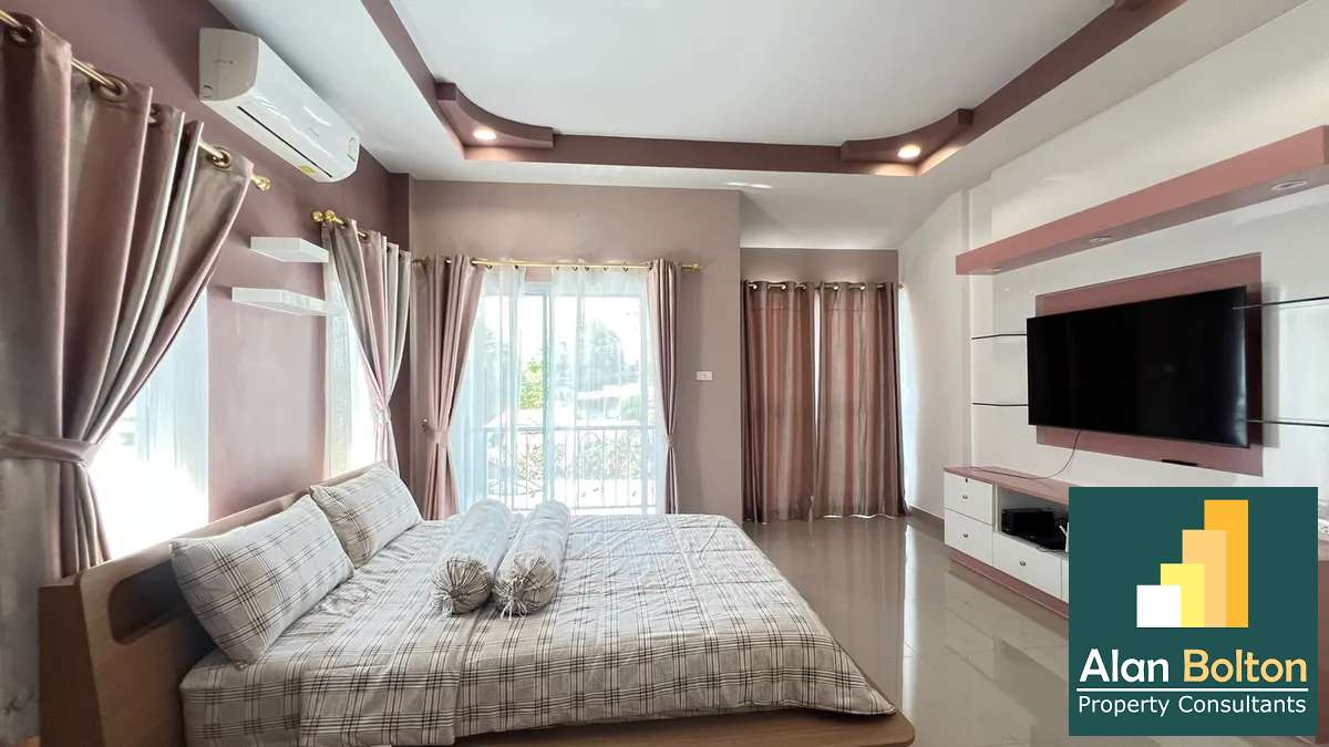 Townhouse for rent 2 Bedrooms 2 Bathrooms in East Pattaya photo 10
