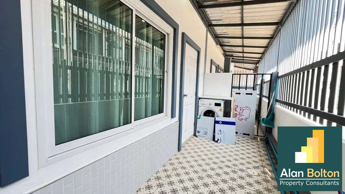Townhouse for rent 2 Bedrooms 2 Bathrooms in East Pattaya photo 9