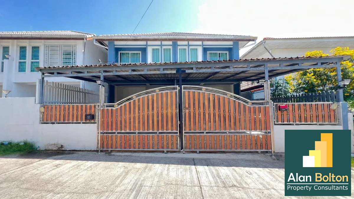 Townhouse for rent 2 Bedrooms 2 Bathrooms in East Pattaya