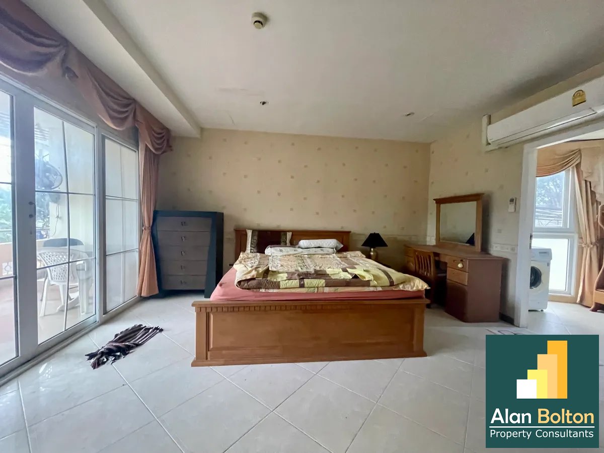 2 Bed 2 Bath Condo In Wongamat photo 4