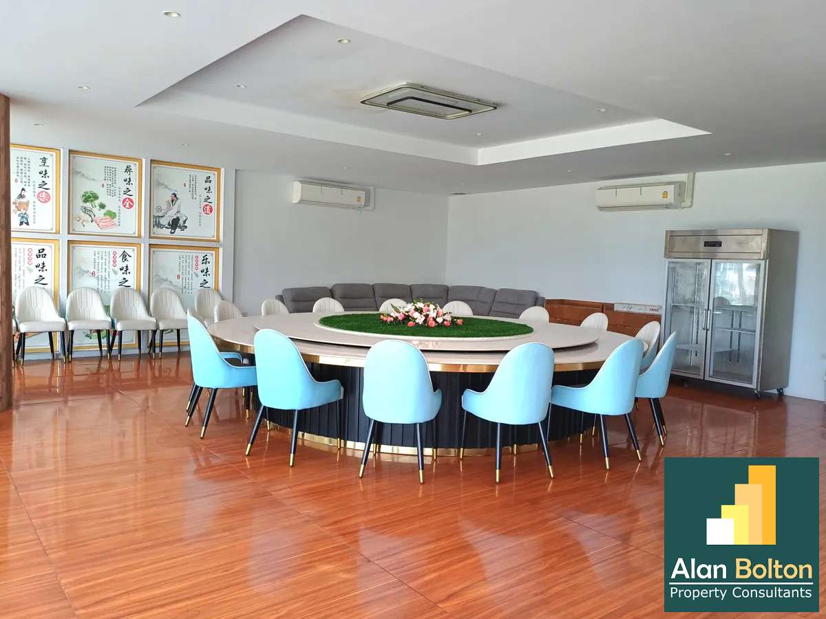Prime Location Duplex Commercial Space in Jomtien for RENT photo 11