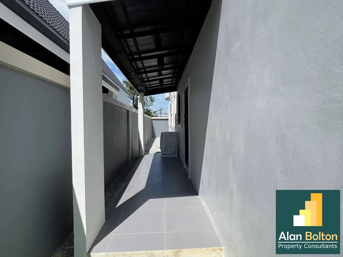 3 Bedroom 4 Bathroom in East Pattaya photo 6
