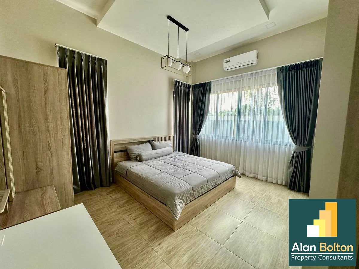 3 Bedroom 4 Bathroom in East Pattaya photo 11