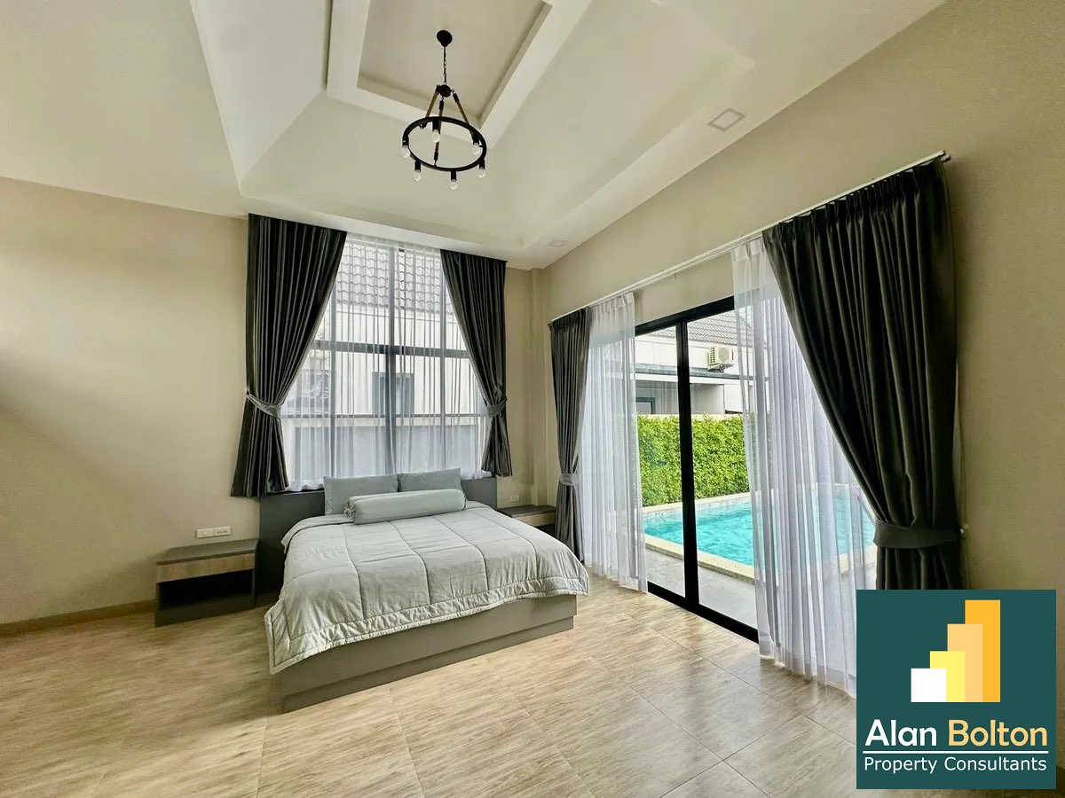 3 Bedroom 4 Bathroom in East Pattaya photo 15