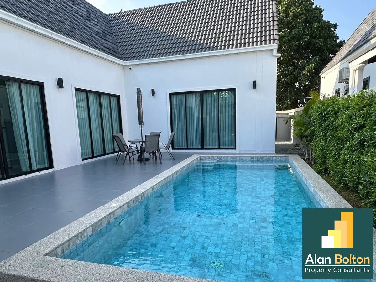 3 Bedroom 4 Bathroom in East Pattaya photo 17