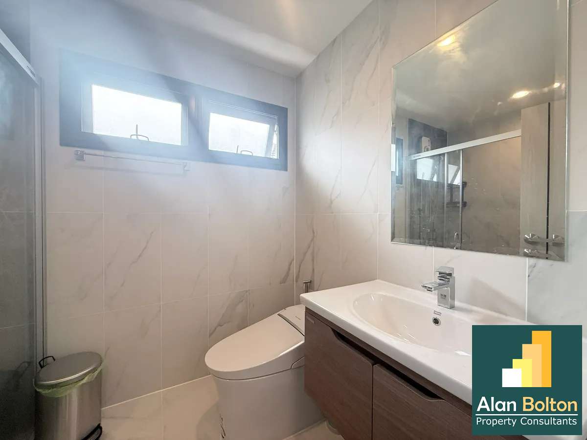 Luxury house for rent photo 22