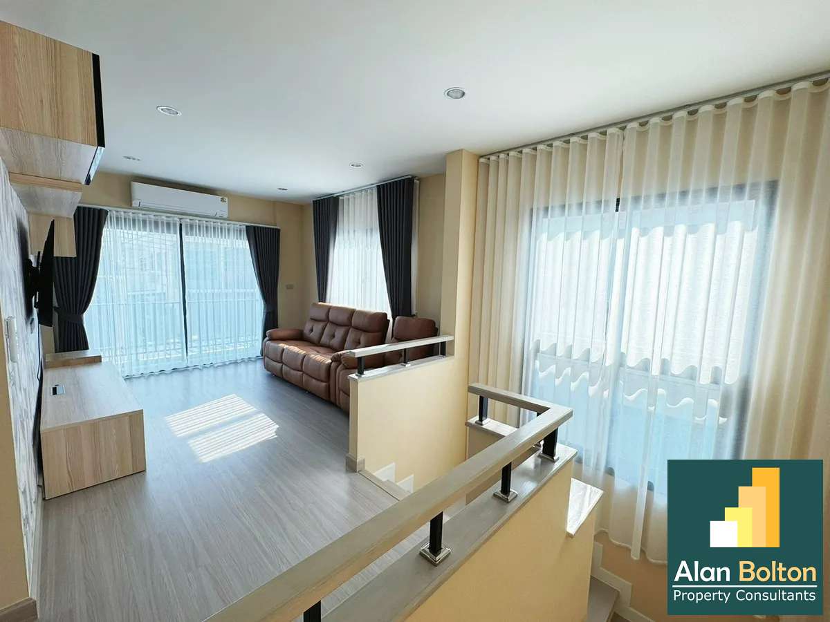 Luxury house for rent photo 18