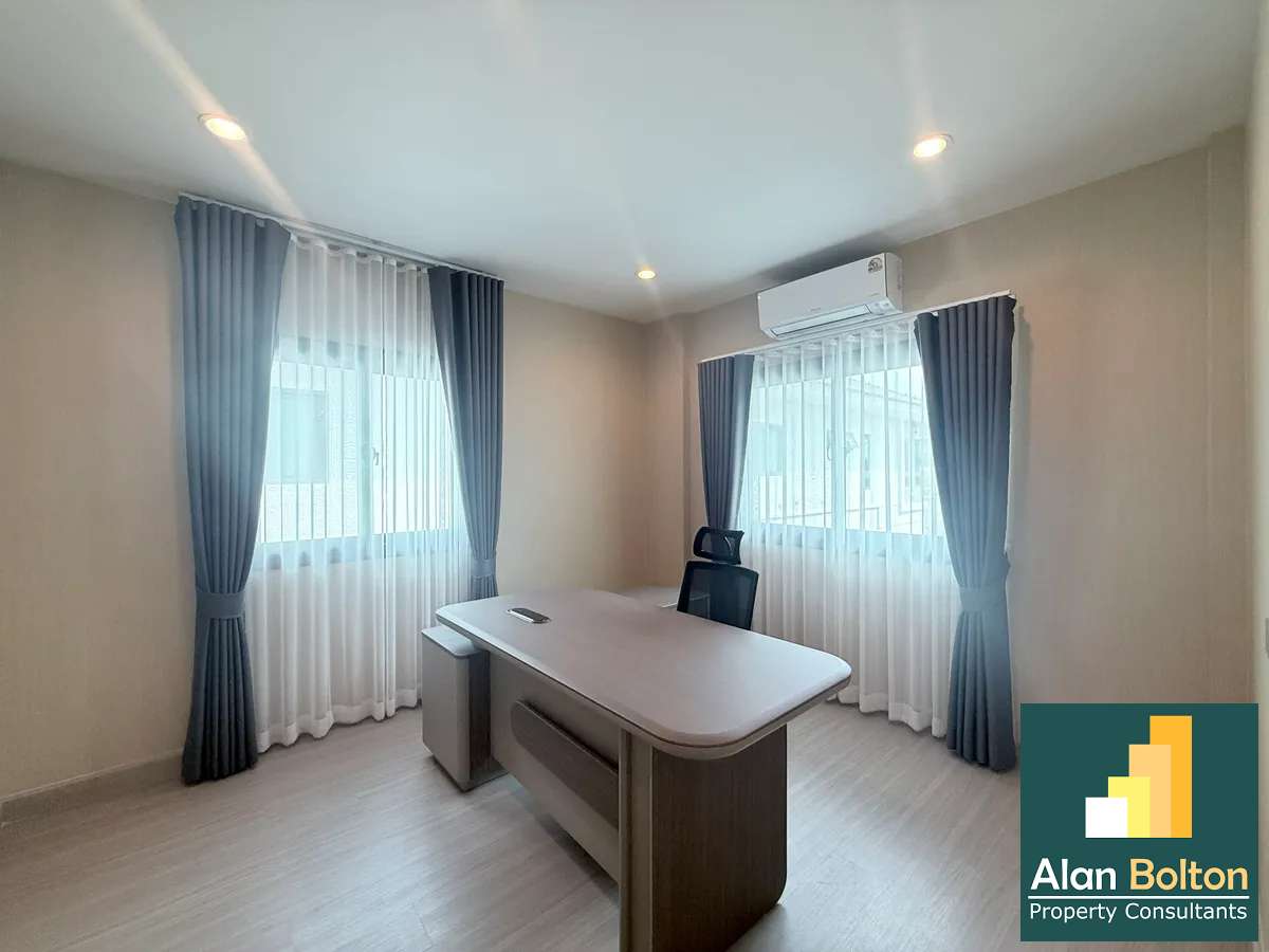 Luxury house for rent photo 21