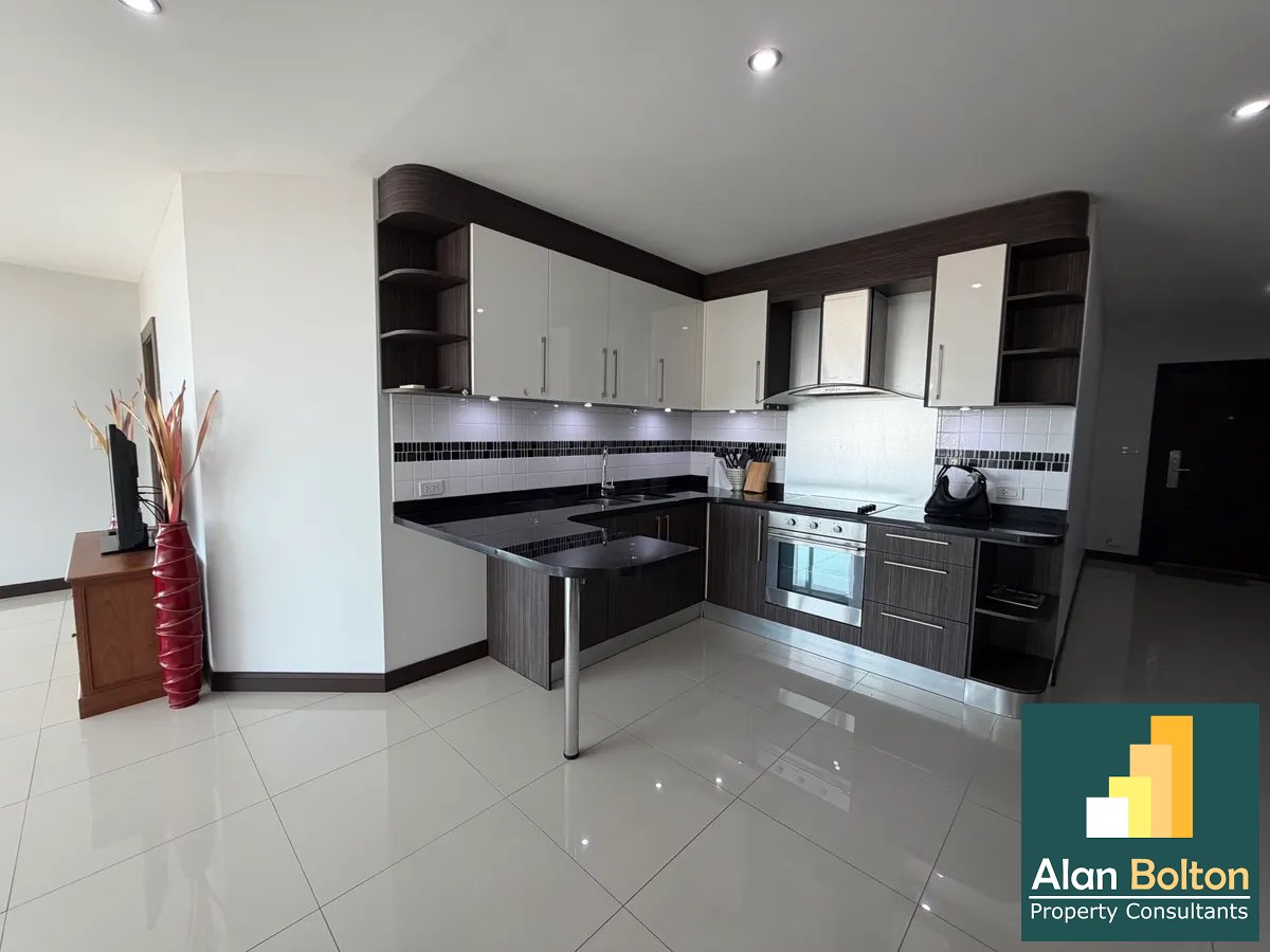 Expansive 142 sqm Luxury Living: Massive 2-Bedroom Suite in Prime Pratumnak photo 2