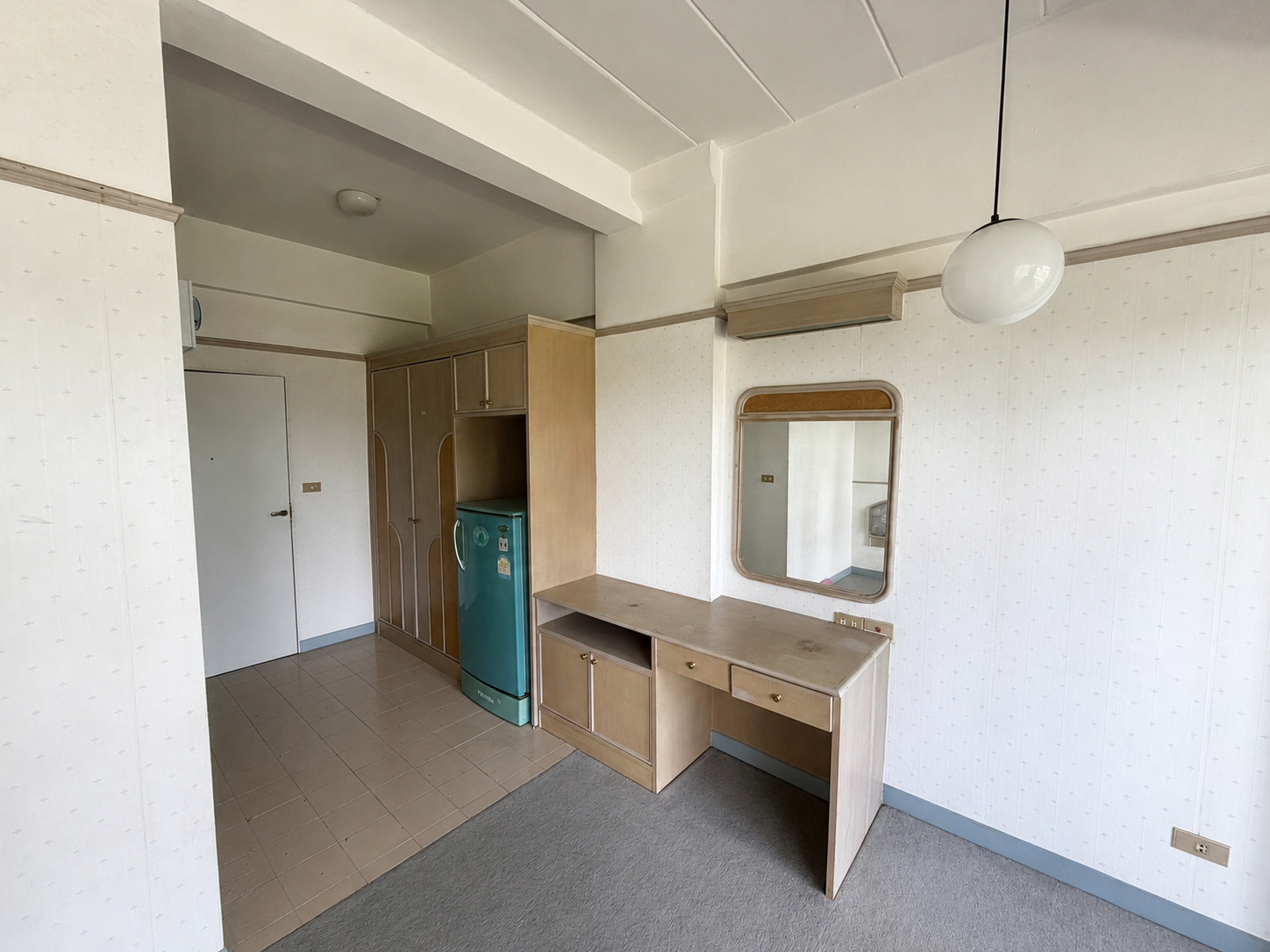 Cheap Jomtien Studio Ripe for Renovation photo 11