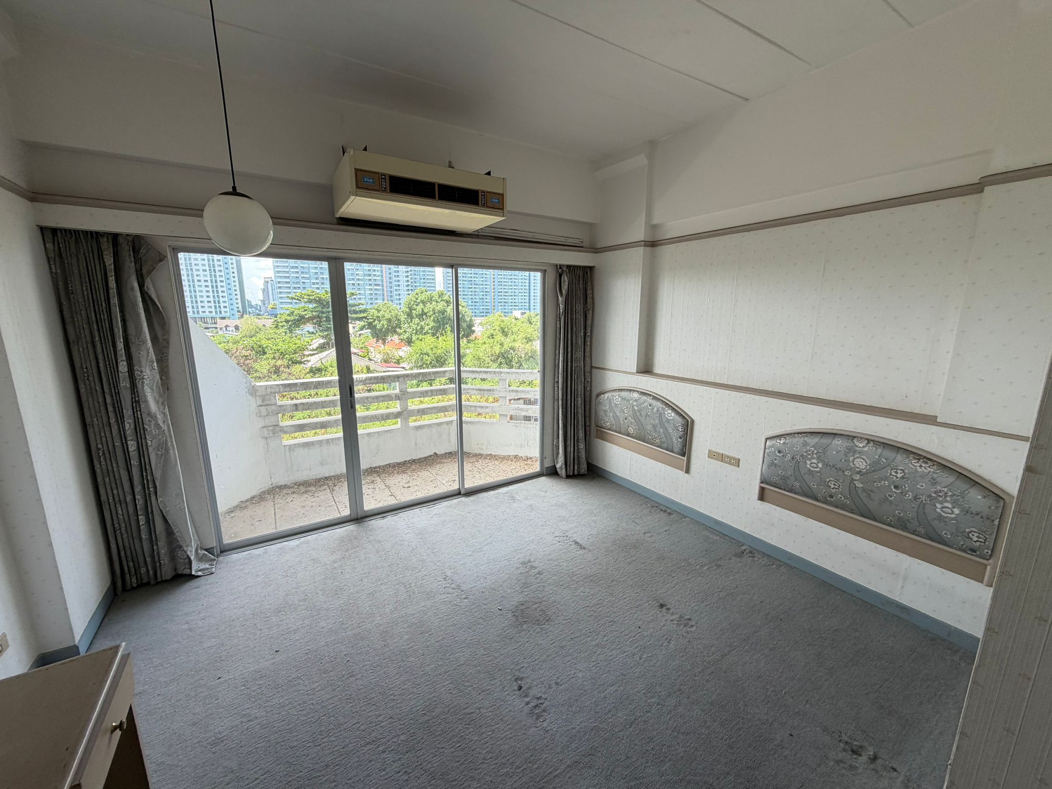 Cheap Jomtien Studio Ripe for Renovation photo 12
