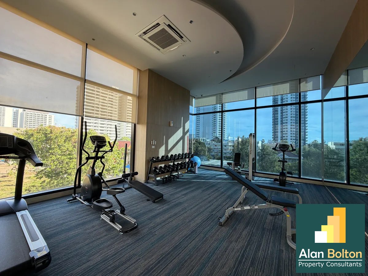 Ocean View Condo For Rent In Prahtamnak photo 3