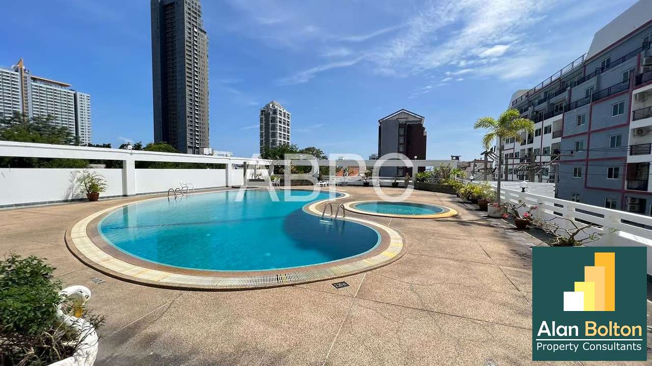 Cheap Jomtien Studio Ripe for Renovation photo 8
