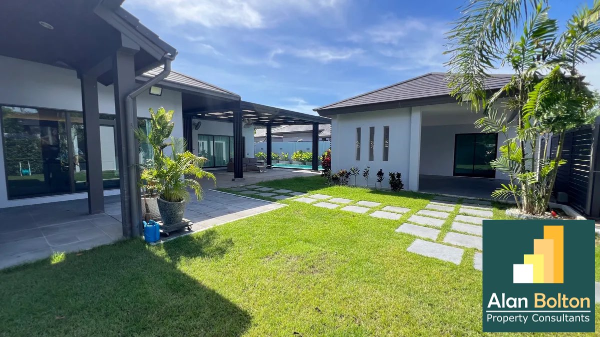 Luxury Pool villa 3 Bedrooms 3 Bathrooms in Huay yai photo 3