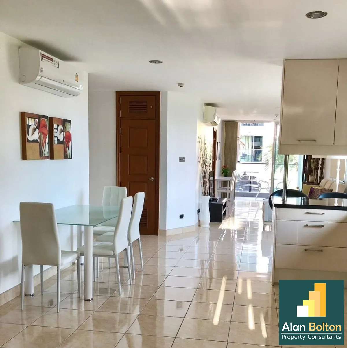 2 Bed 2 Bath in Pratumnak CR3079