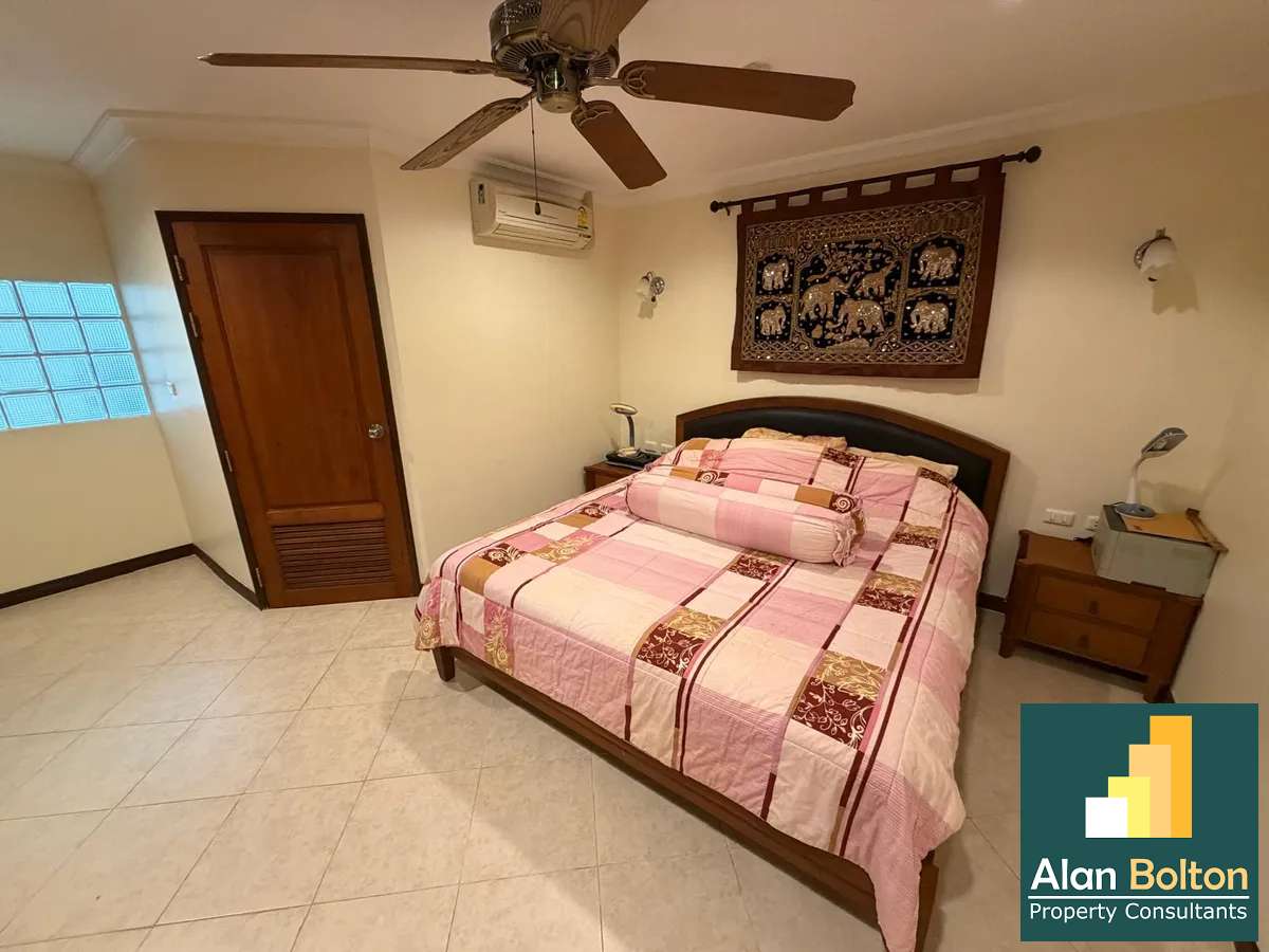 One Bedroom Two Bathroom Condo in Na Jomtien photo 3