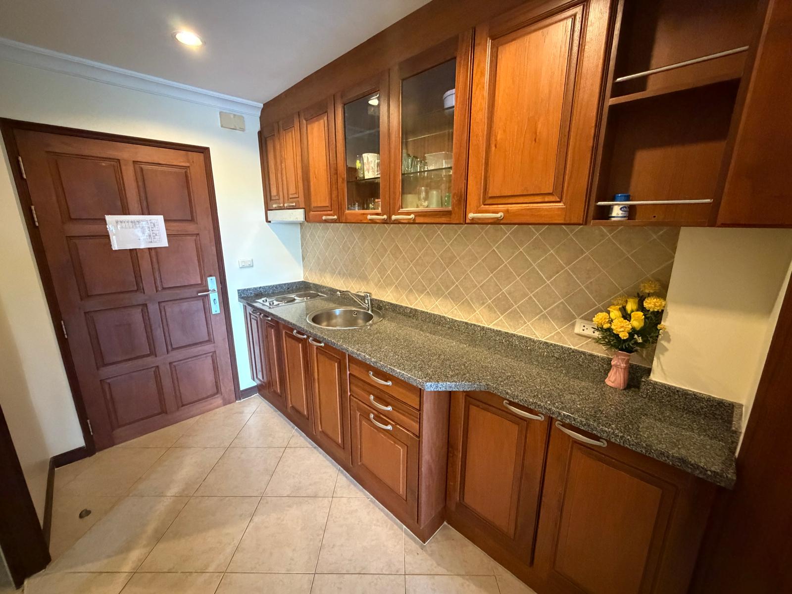 One Bedroom Two Bathroom Condo in Na Jomtien photo 12