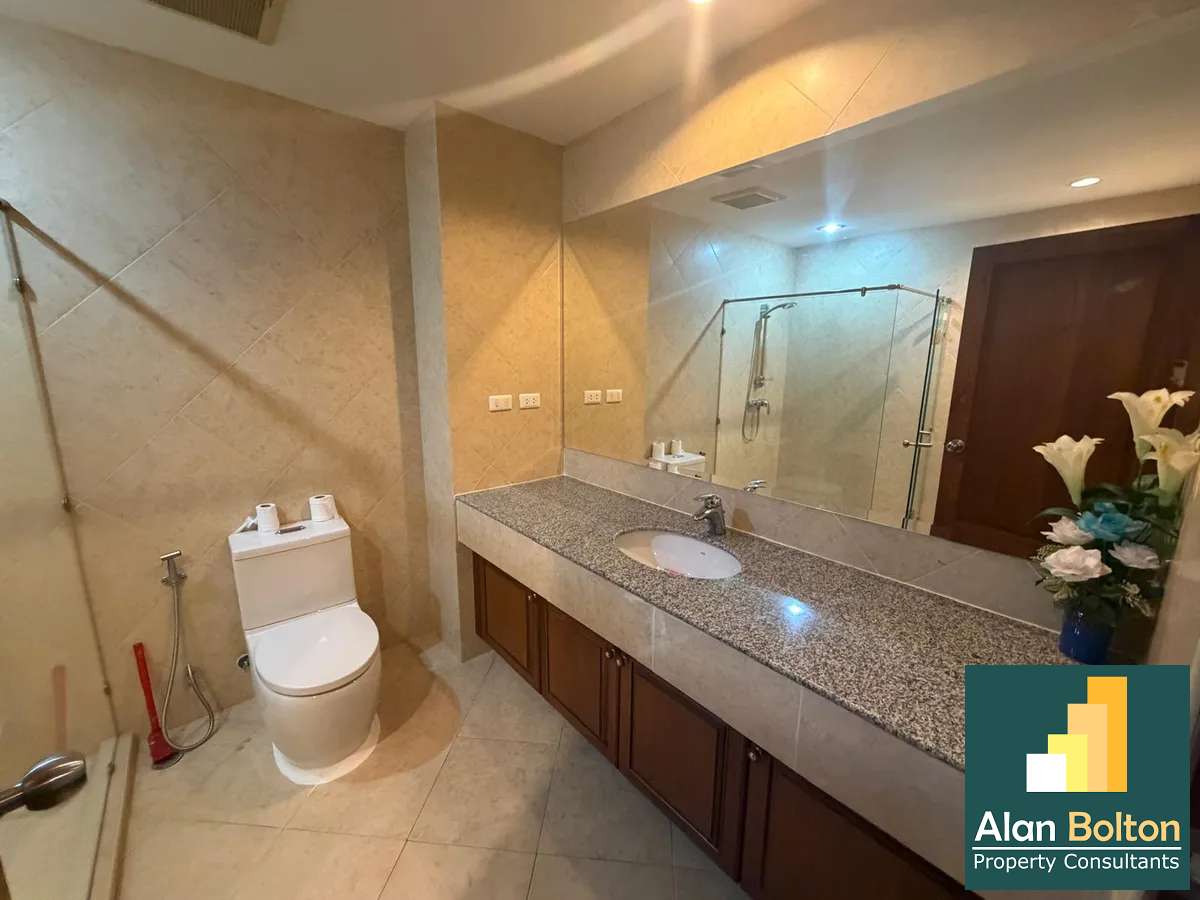 One Bedroom Two Bathroom Condo in Na Jomtien photo 8
