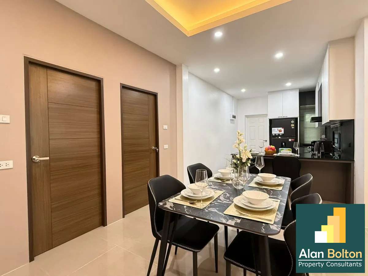Modern pool villa for sale photo 6