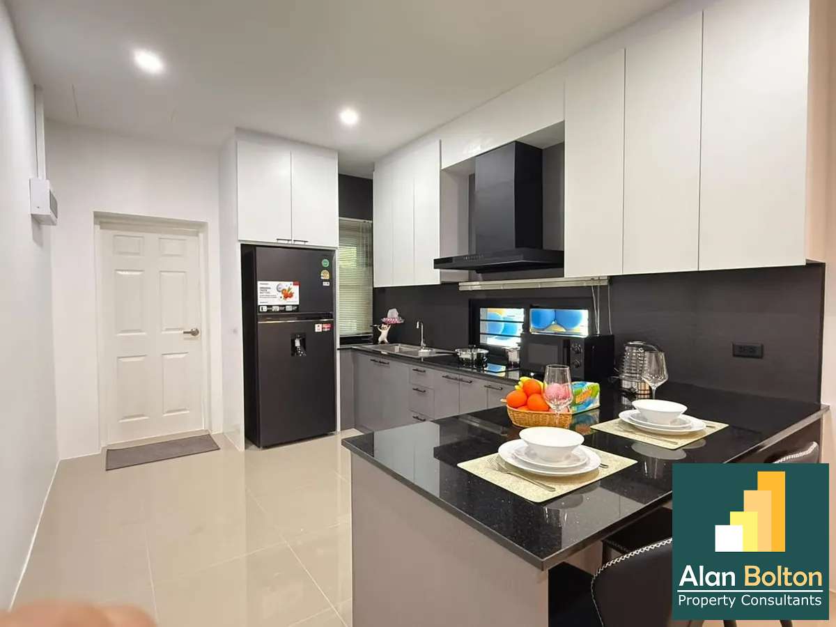 Modern pool villa for sale photo 7