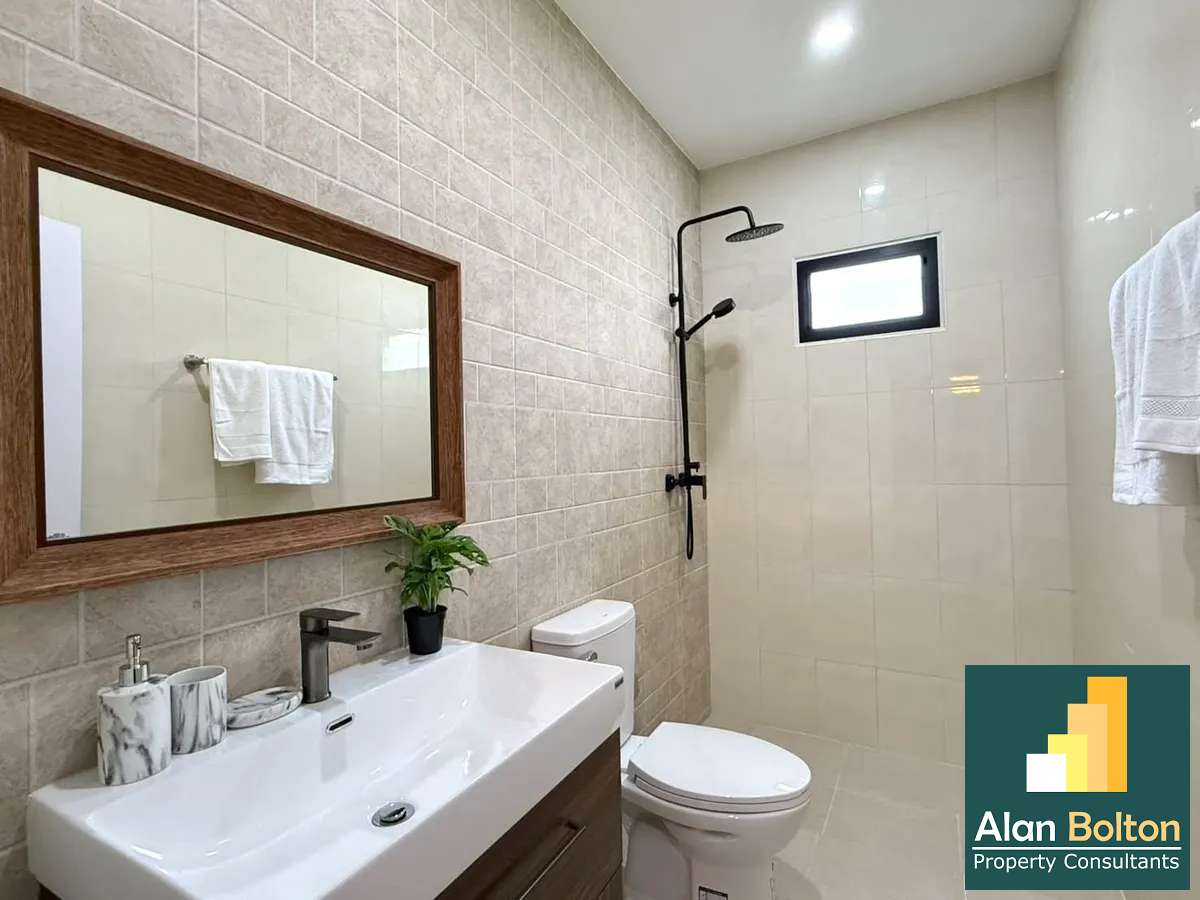 Modern pool villa for sale photo 11