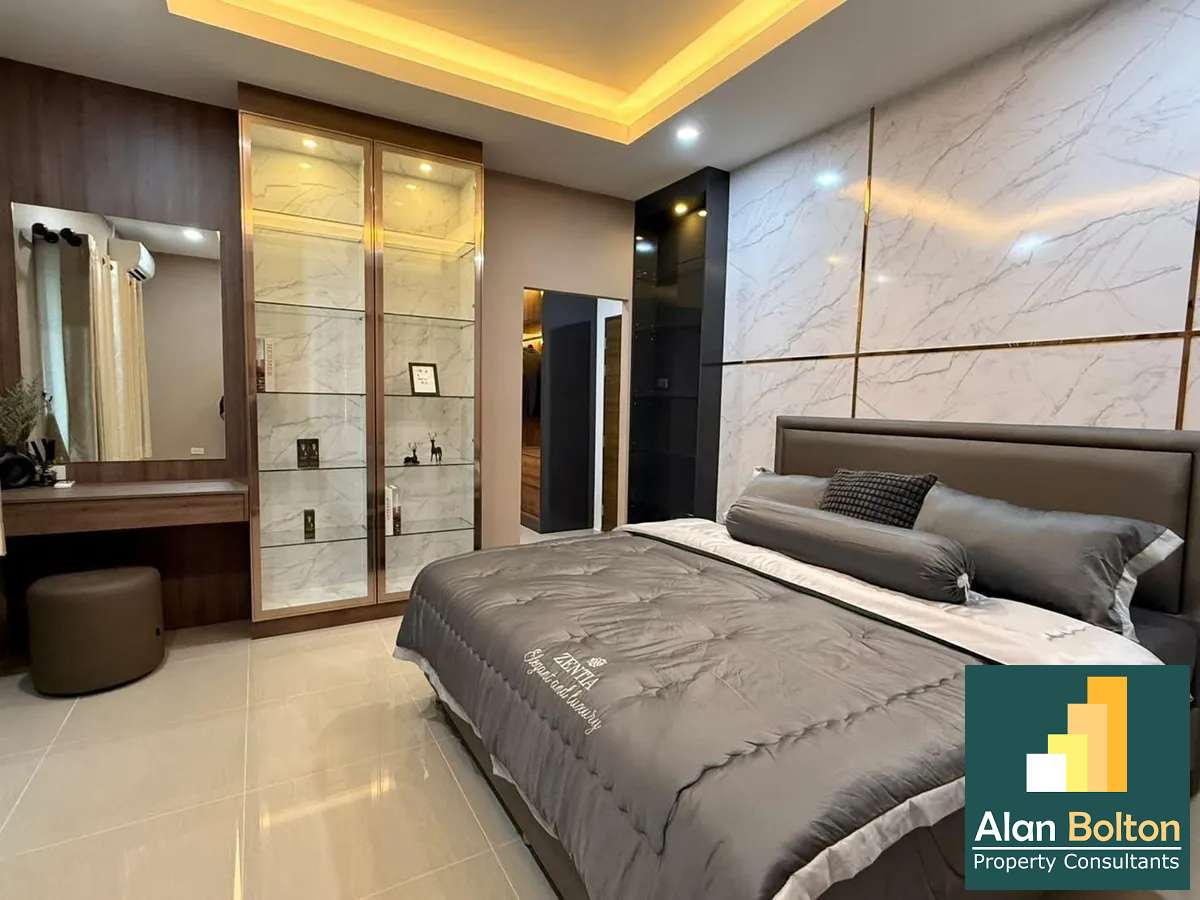 Modern pool villa for sale photo 9