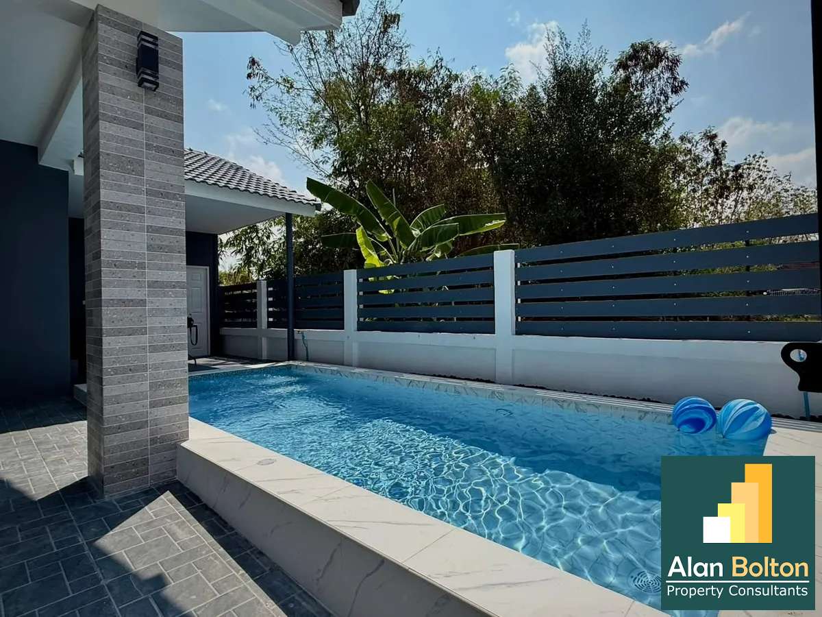 Modern pool villa for sale photo 4