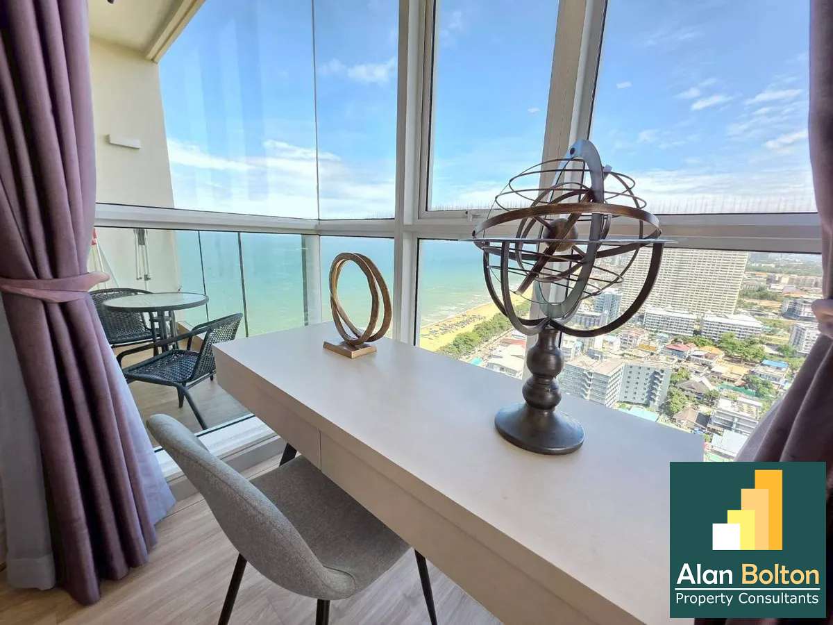 Wake Up to Stunning Sea Views 1 bedroom 1 bahtroom in Cetus Beachfront Jotmien for RENT