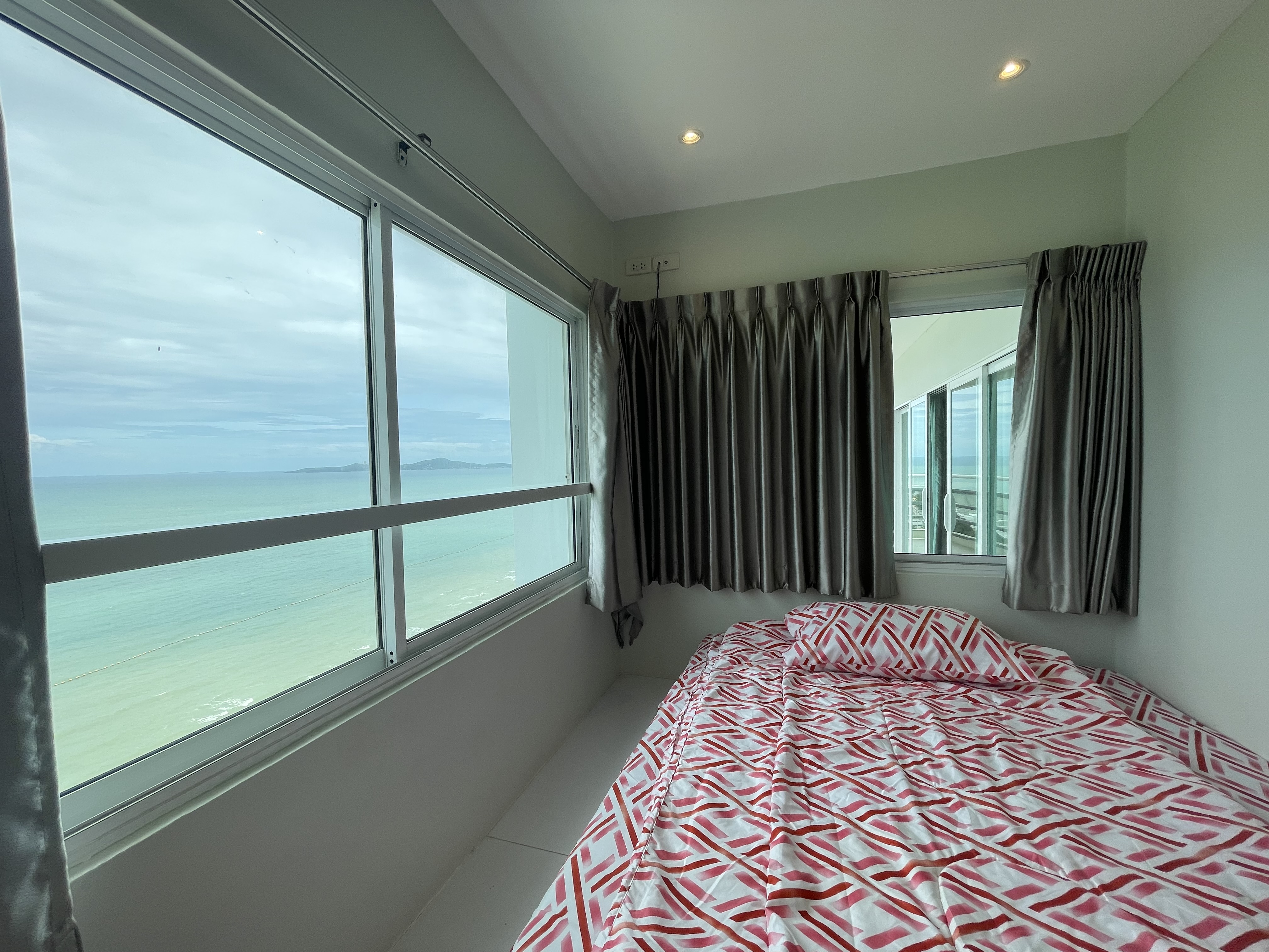 View Talay 7 For Rent Large Corner Sea View photo 17